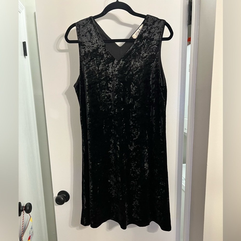 NWT Estelle Black Velvet Swing Dress Size L